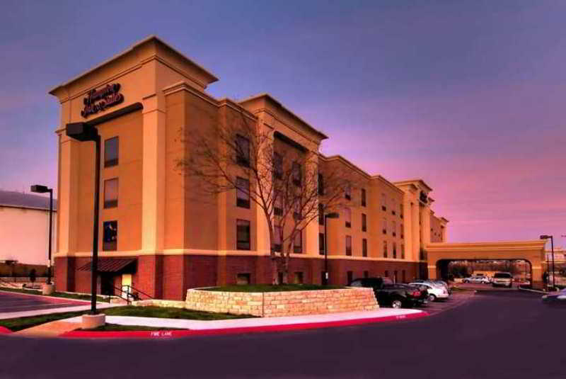 Hampton Inn And Suites San Antonio Airport Extérieur photo